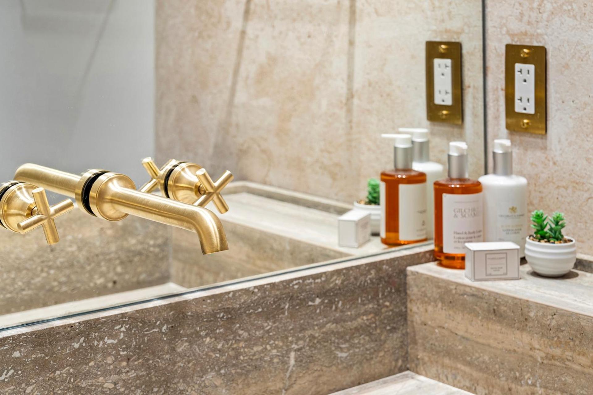 Apartment 1 Bedroom Private At Roney Palace - 1201