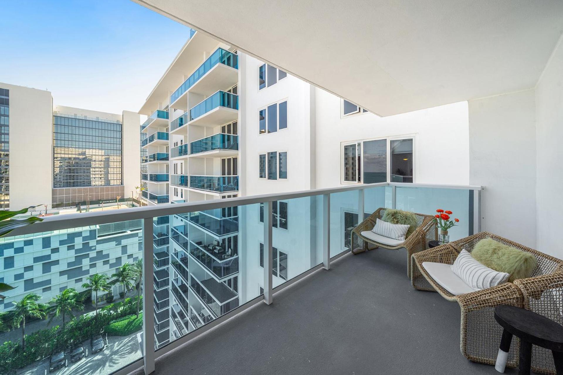 1 Bedroom Private At Roney Palace - 1201 Apartment *